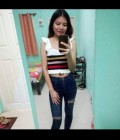 Dating Woman Thailand to พานทอง : Rose, 25 years